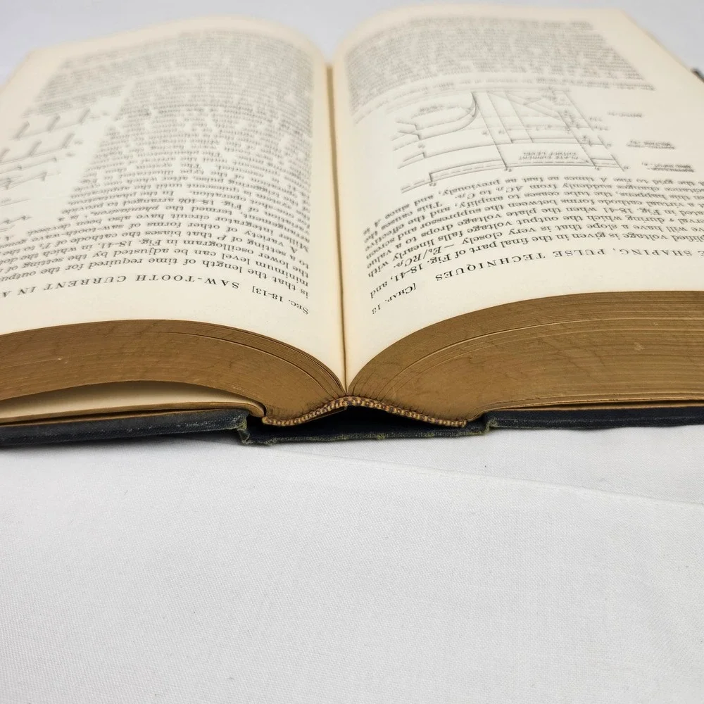 McGraw-Hill Electronic and Radio Engineering‎ Frederick Terman 4th Ed 1955 Blue